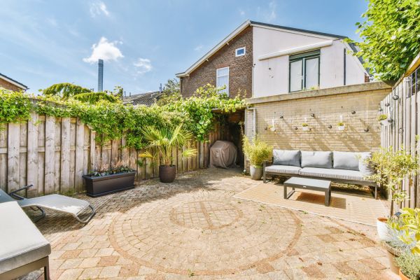 Courtyard Wall Repair in Evanston